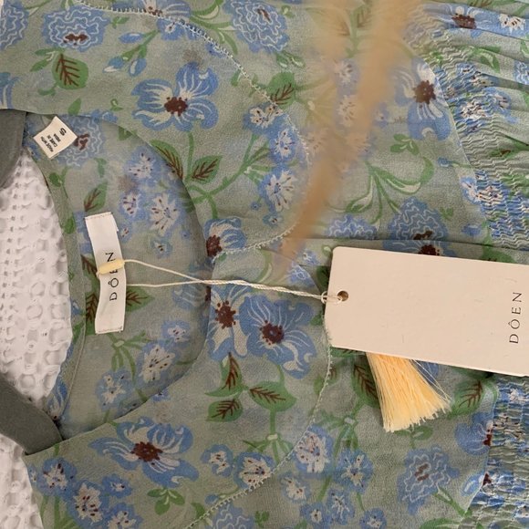 SOLD NWT Doen Mira Green Strawberry Dres, Size S, Pristine, 100% silk - Picture 4 of 12